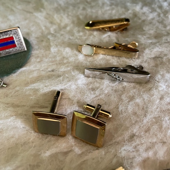 Elegant Gold and Silver Cufflinks and Tie Clip Collection - Picture 11 of 16